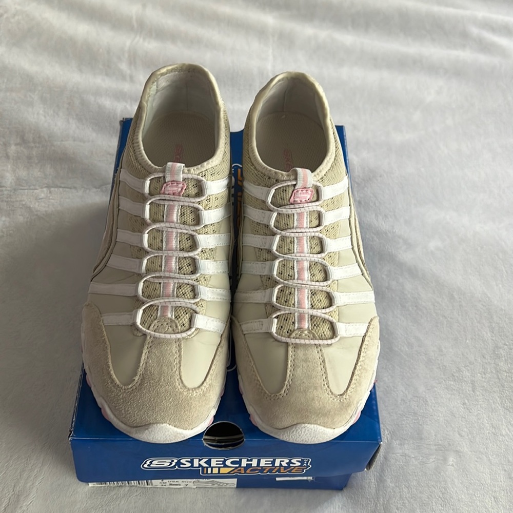 Skechers sneakers